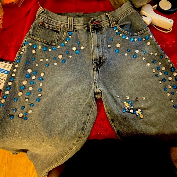 Blue denim jeans w/ blue and clear jewels. machine wash cold.Do not use dryer.. - Picture 1 of 3